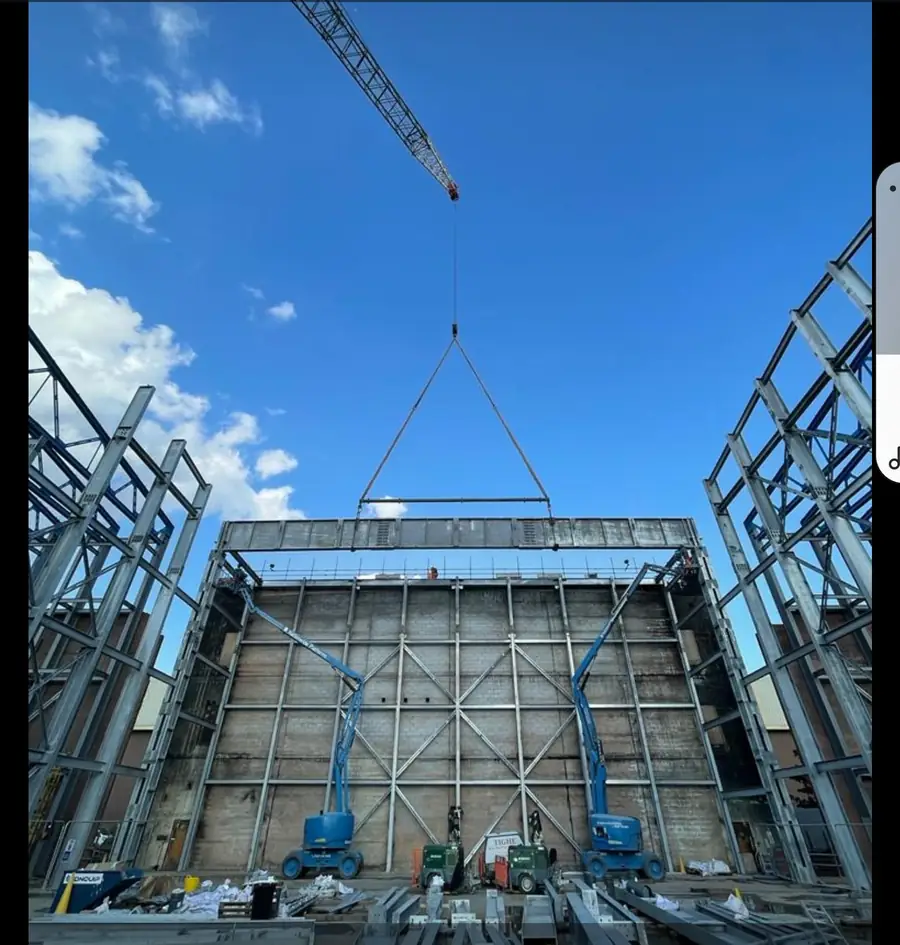 Industrial Facade Lift